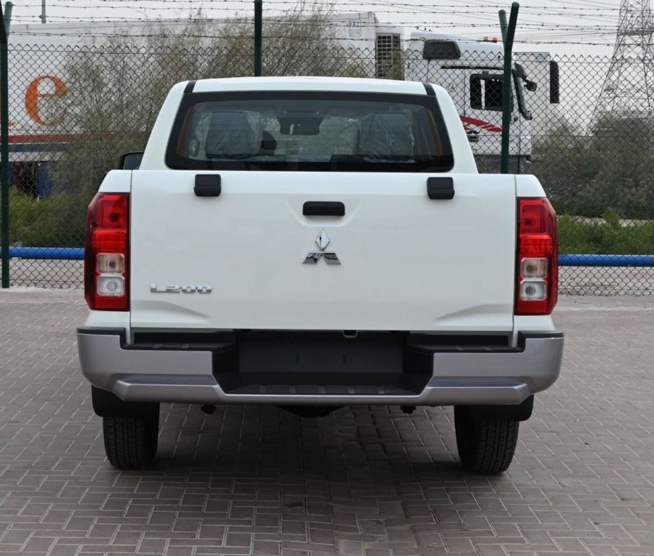 Mitsubishi L200 2.4L PETROL 4WD 2024