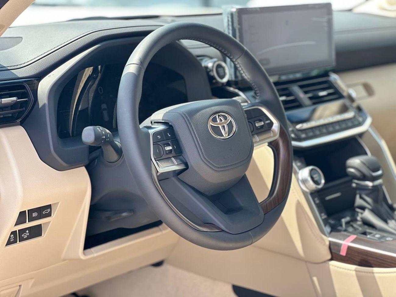 تويوتا لاند كروزر VXR 4.0 لتر PTR أوتوماتيك // 2026 // كاملة المواصفات مع رادار، كاميرا 360 درجة، ذاكرة، مقاعد مدفأة و