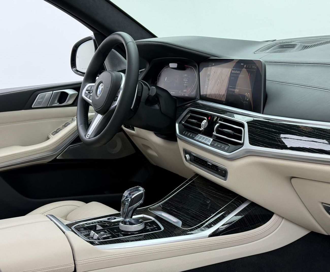 بي أم دبليو X7 2022 BMW X7 xDrive40i M-Sport, 2026 BMW Warranty + Service Pack, Full BMW Service History, GCC