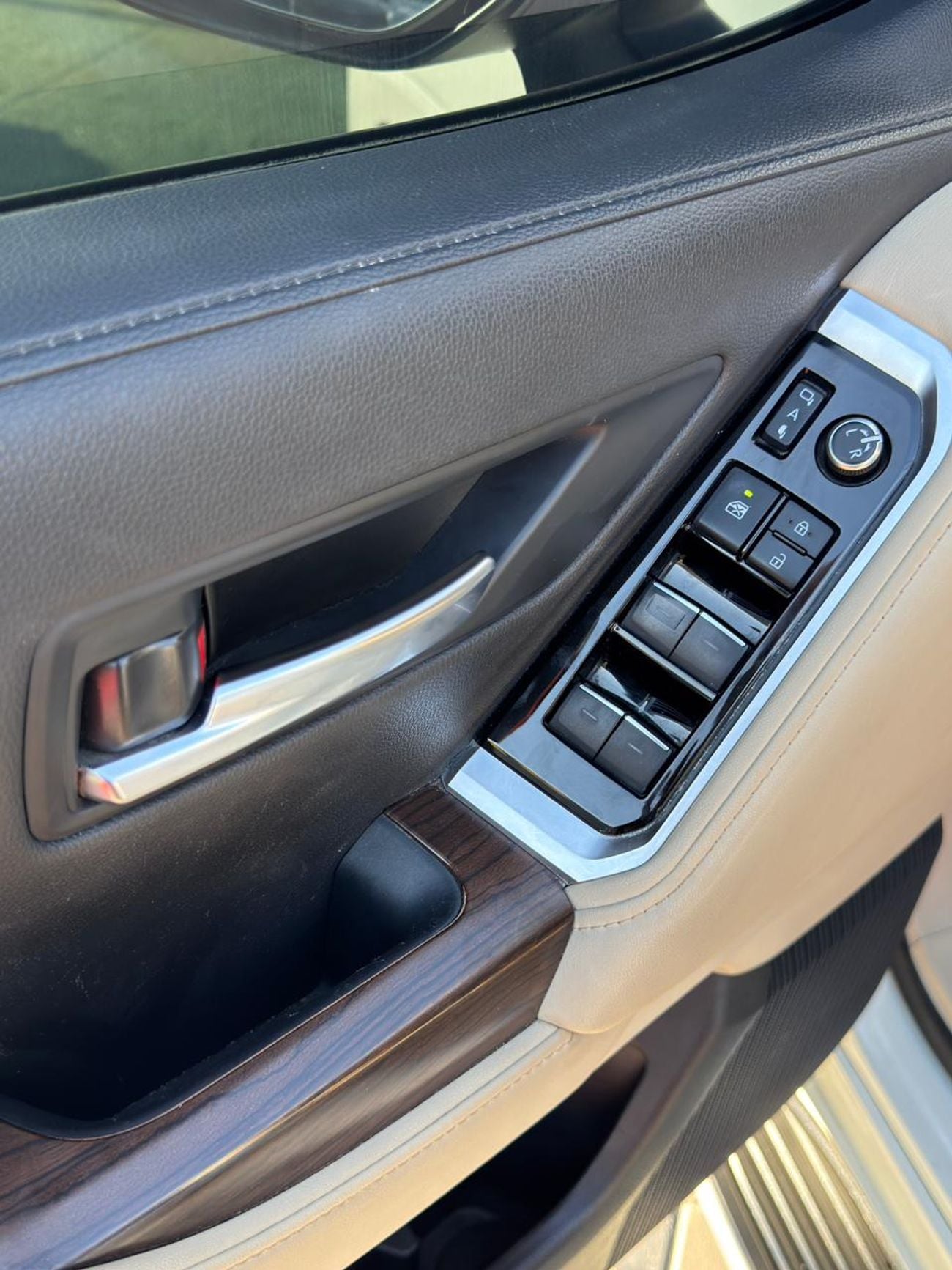 تويوتا لاند كروزر VXR 3.5L