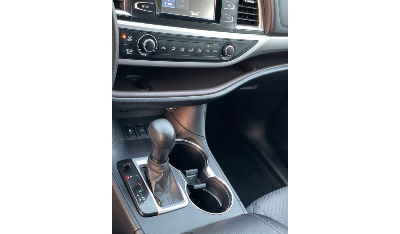 تويوتا هايلاندر 2019 Toyota Highlander LE 2.4L V4 MidOption