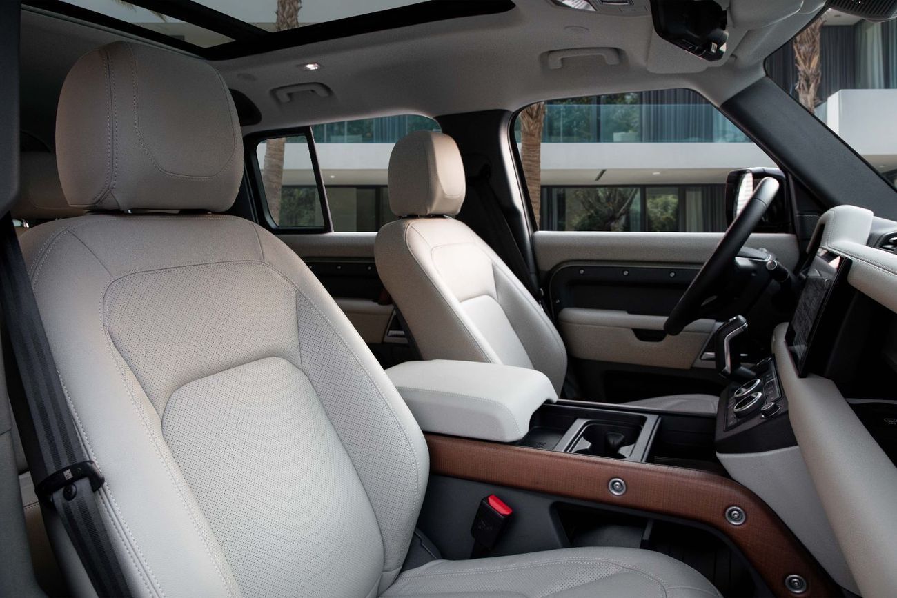 لاند روفر ديفندر 6,384 P.M  | 0% Downpayment | DEFENDER 110 P300 | AGENCY WARRANTY!