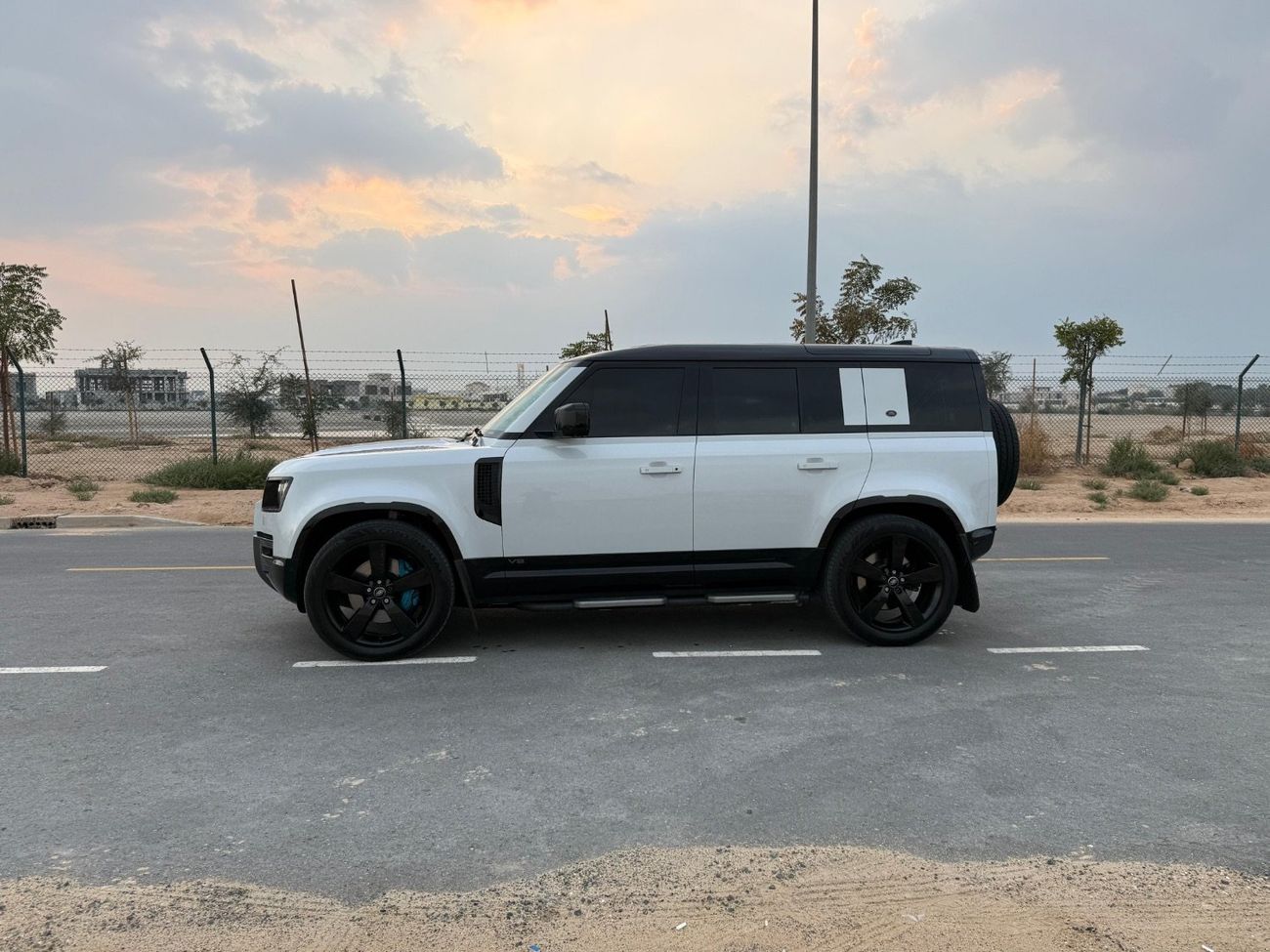 لاند روفر ديفندر 110 X P525 5.0L