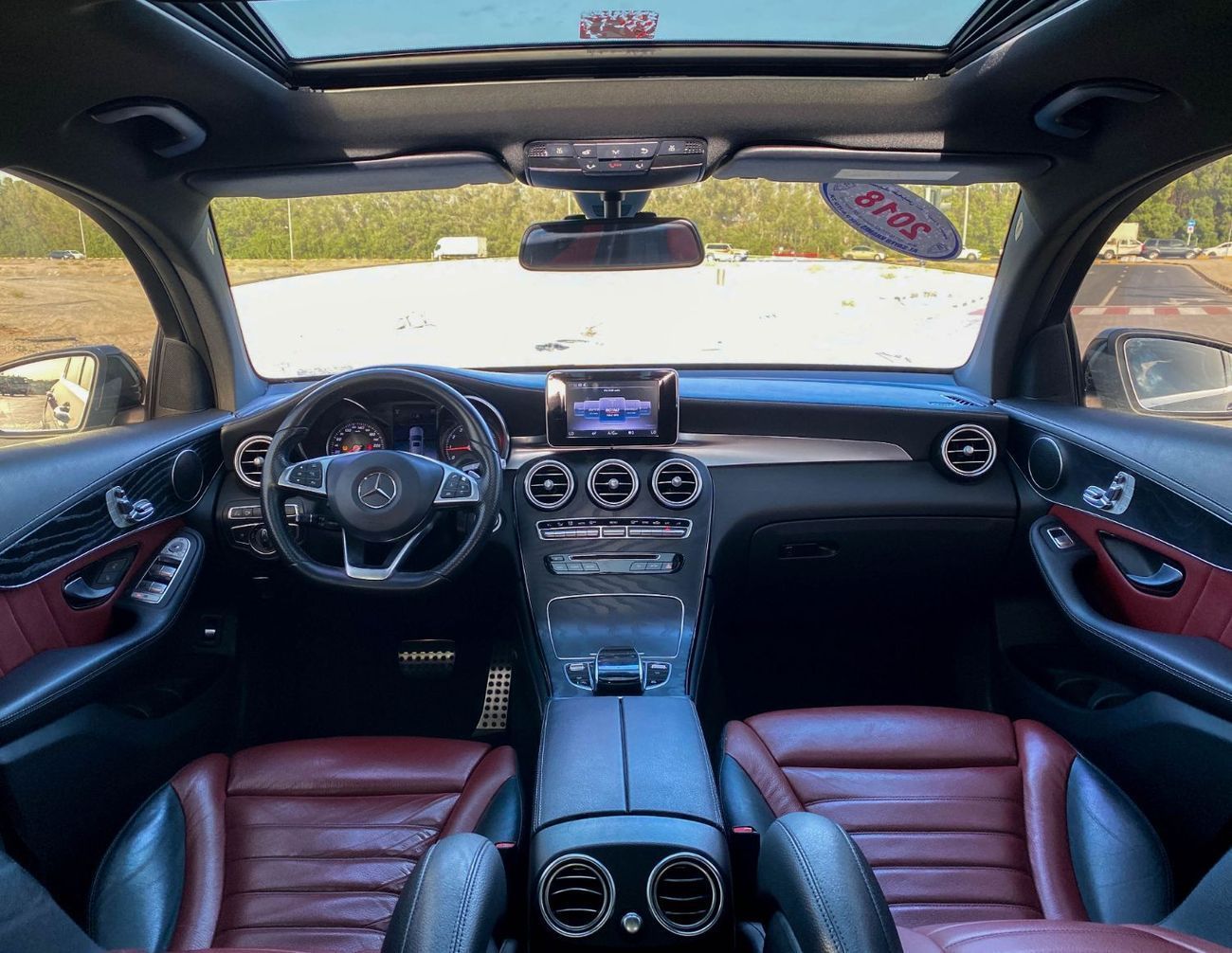 مرسيدس بنز GLC 250 Mercedes GLC 250/4MATIC 2018, GCC original paint accident-free, in excellent condition 2300