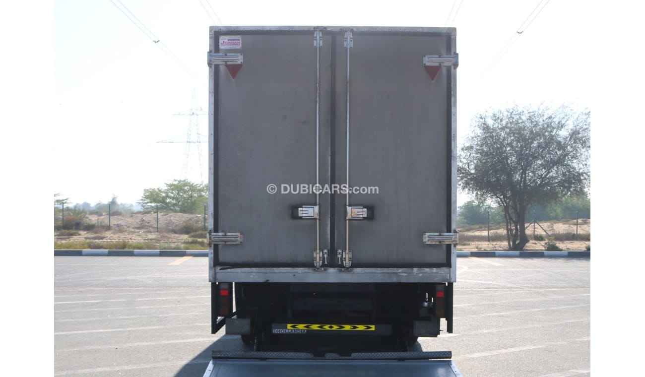 ميتسوبيشي فوسو كانتير 2017 | FUSO CANTER INSULATED BOX 4 TON M/T DIESEL WITH GCC SPECS AND EXCELLENT CONDITION