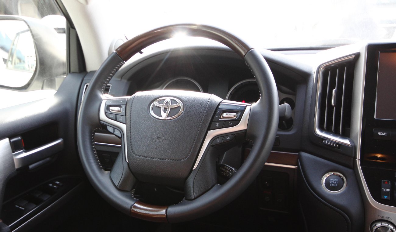 Toyota Land Cruiser VXR  5.7