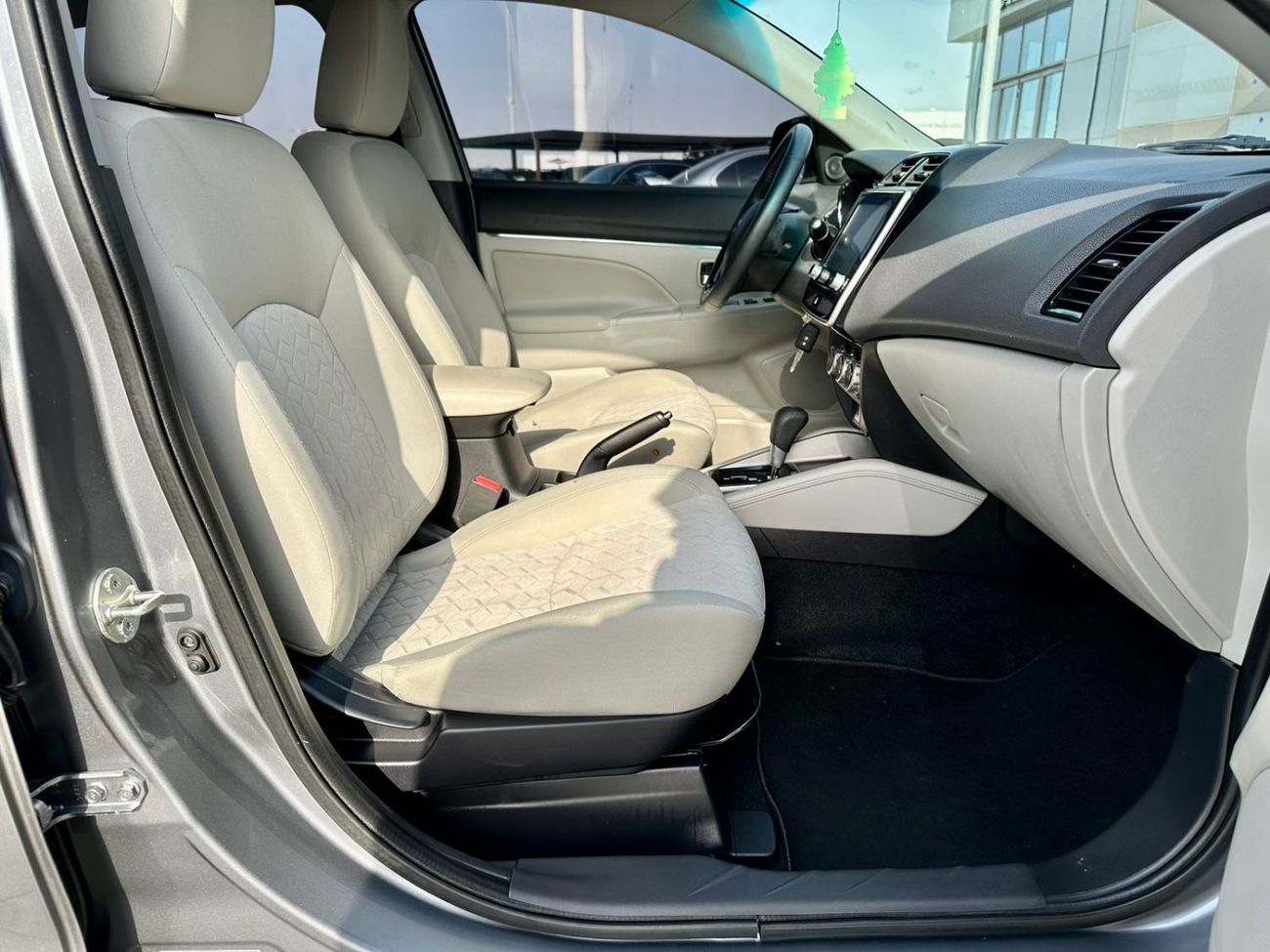 ميتسوبيشي ASX Mid 2.0L FWD