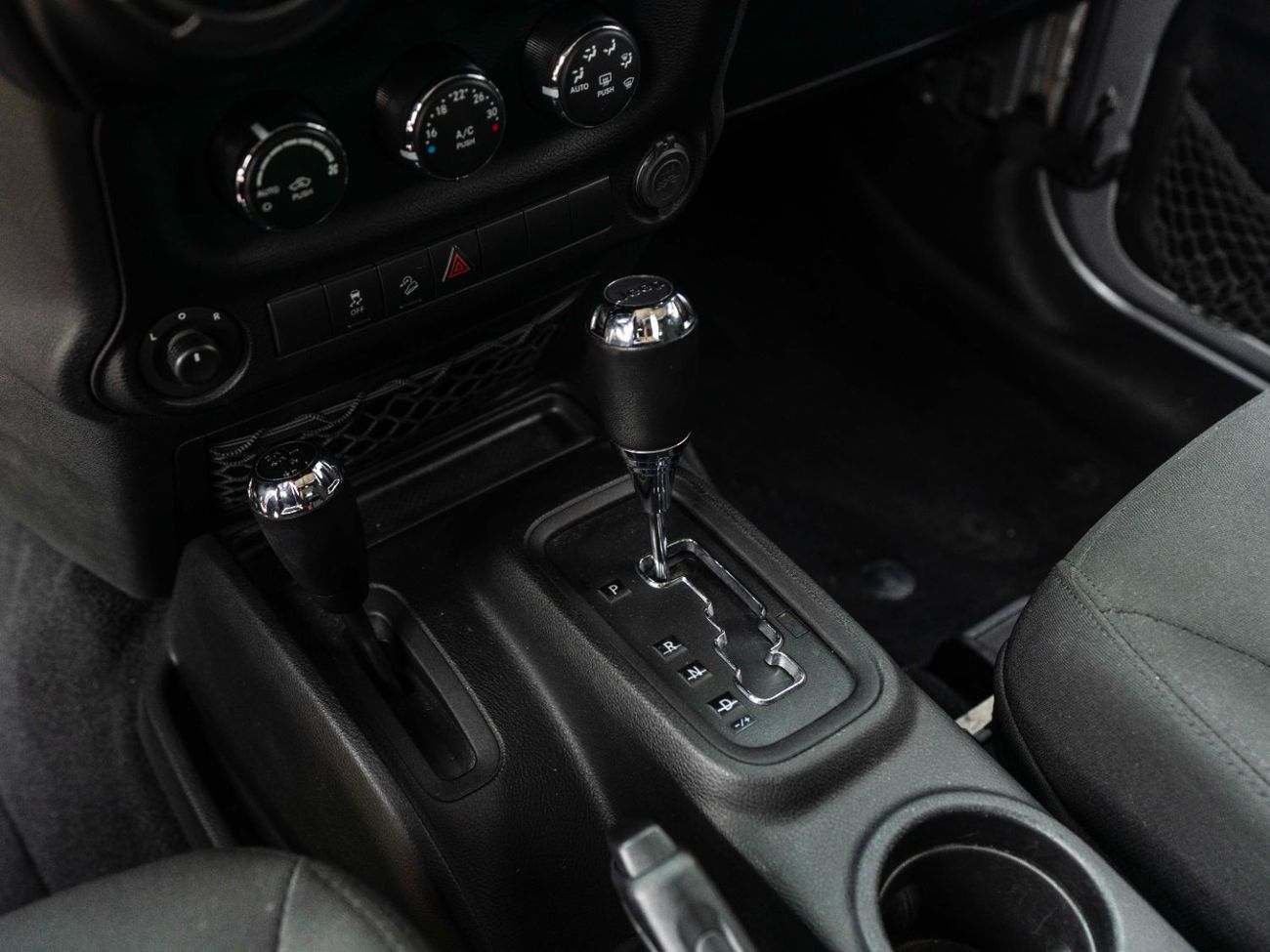 Jeep Wrangler Sport 3.6L A/T