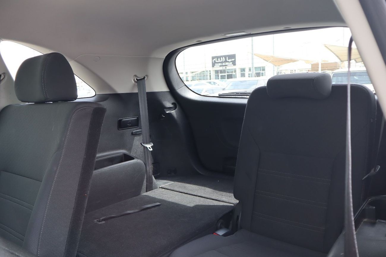 Kia Sorento Base 3.3L FWD CANADIAN SPECS V6