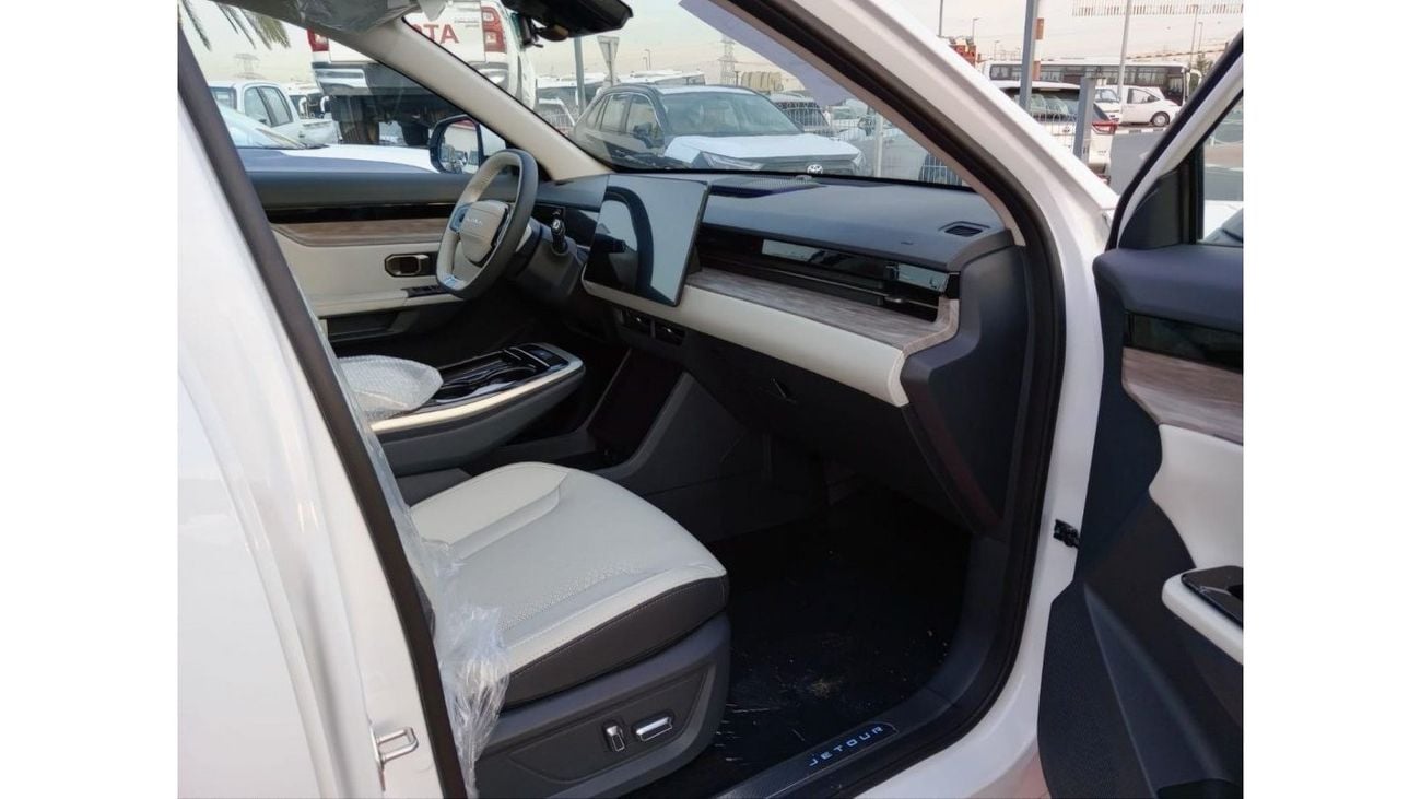 Jetour Dashing 1.6L Turbo Full option FWD SUV White color ( for local registration +10%)