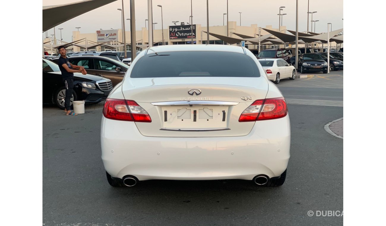 إنفينيتي Q70 Infiniti Q70_Gcc_2015_Excellent_Condition _Full option