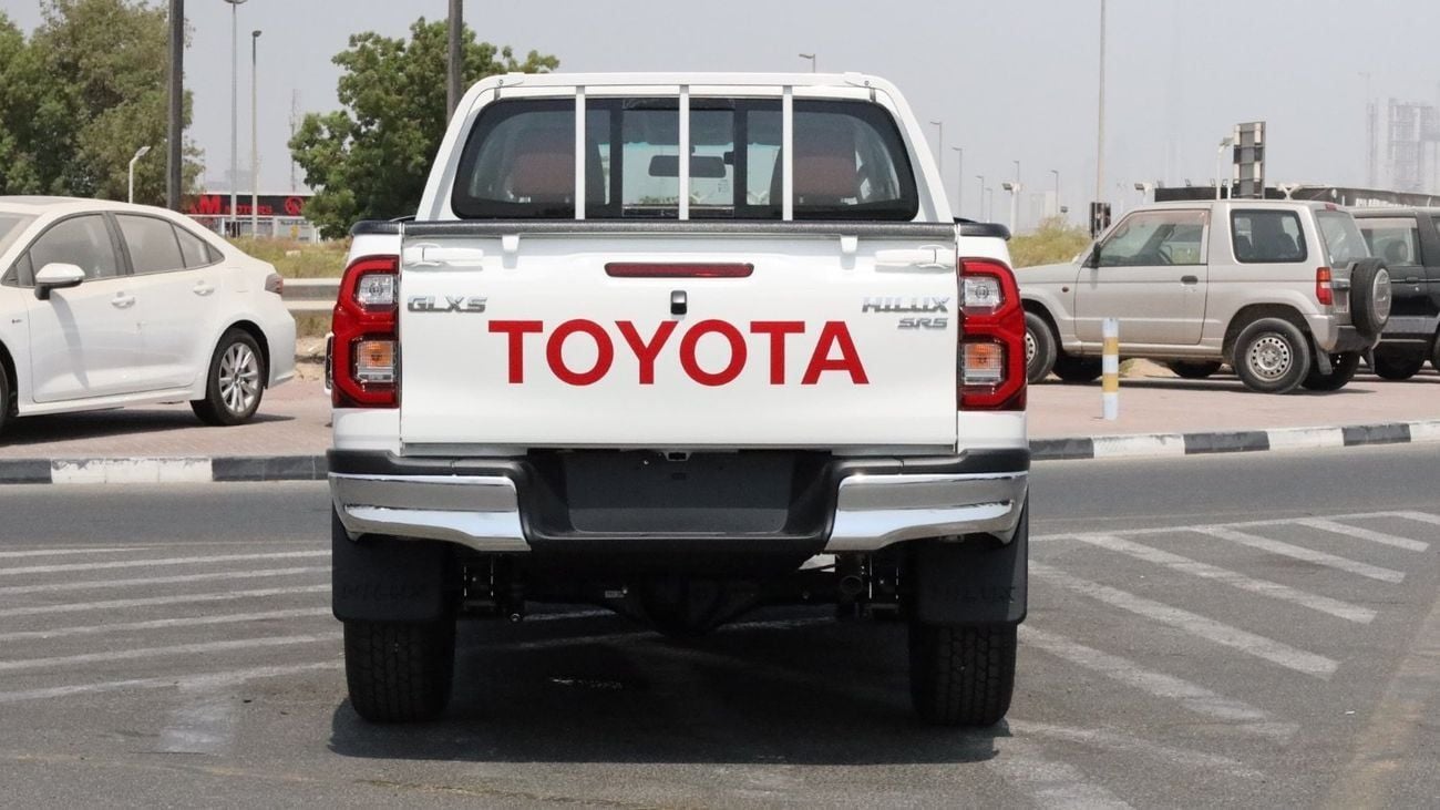 تويوتا هيلوكس TOYOTA HILUX SR5 2.7L A/T full option