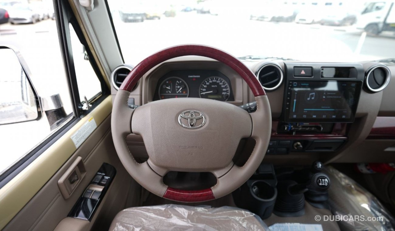 Toyota Land Cruiser Hard Top LC 71HARD TOP V6 4.0L PETROL  - 2 DOORS - 2022 - كبسوله ربع ونش ودفلوك