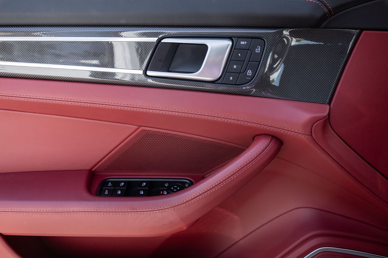 Porsche Panamera GTS 4.0L (454 HP) RWD