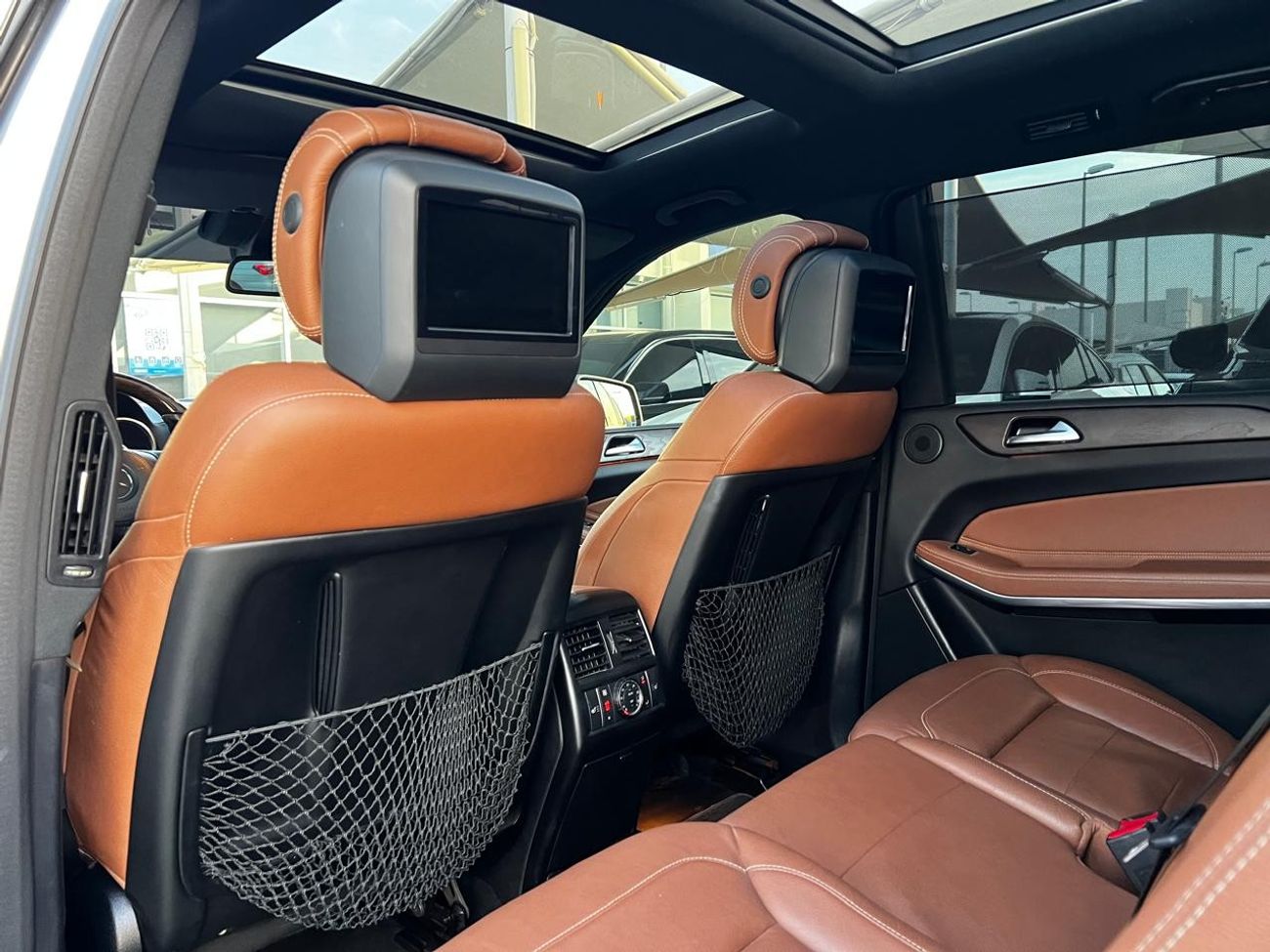 Mercedes-Benz GLS 500 Mercedes benz GLS500 Model 2016 Gcc specs