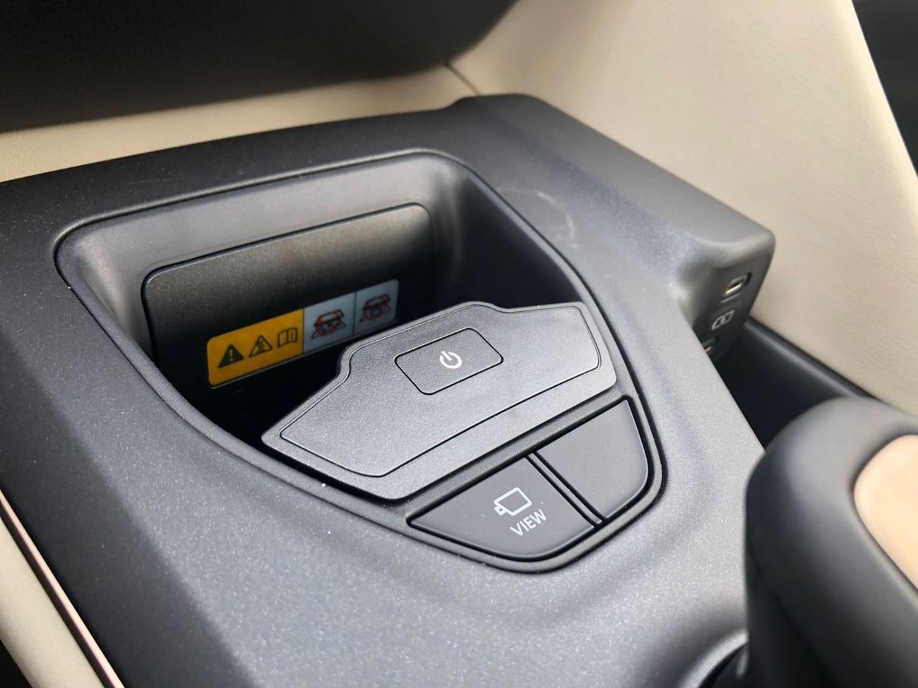 Toyota Crown TOYOTA_CROWN_2.5_HYBRID_FULL_OPTIONS_2023