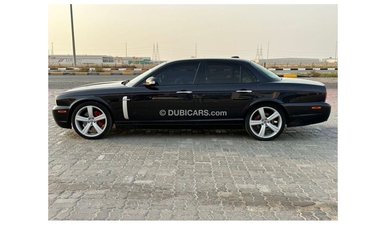 جاكوار XJR Jaguar xjr 2008 Price 35.000 Km 203000 V8 Supercharge Gcc specifications. Full options, perfect cond