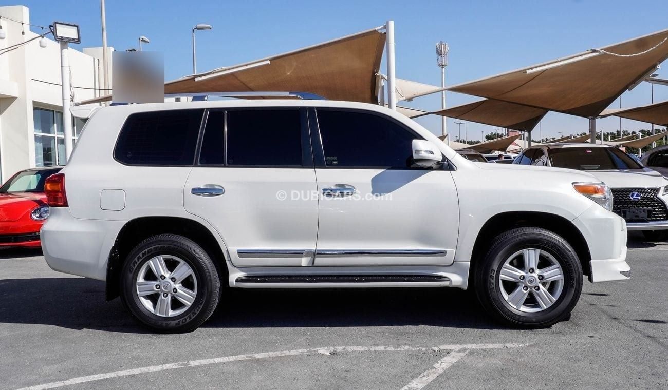 Toyota Land Cruiser GXR V8