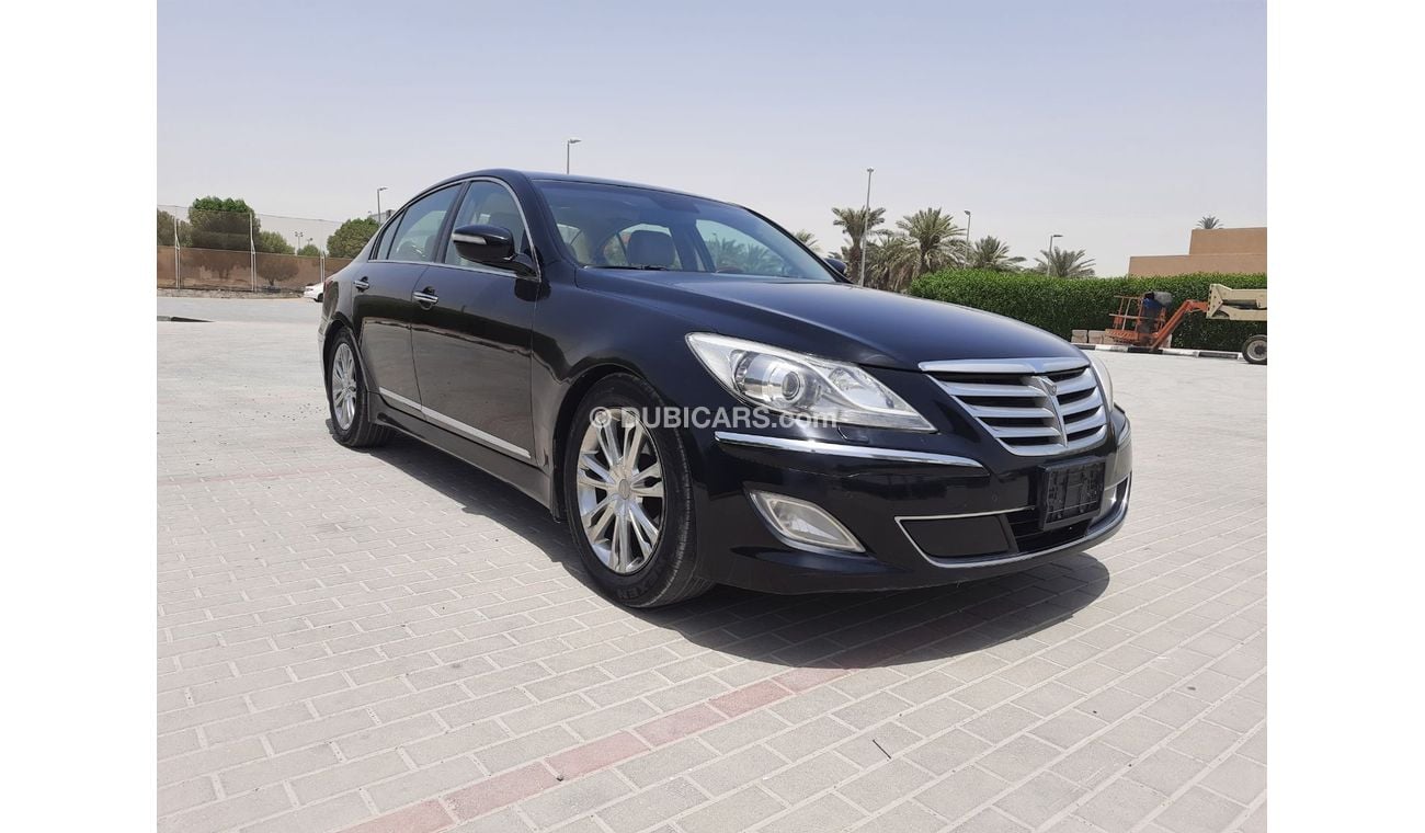 هيونداي جينيسس Std هيونداي جينسس 2013