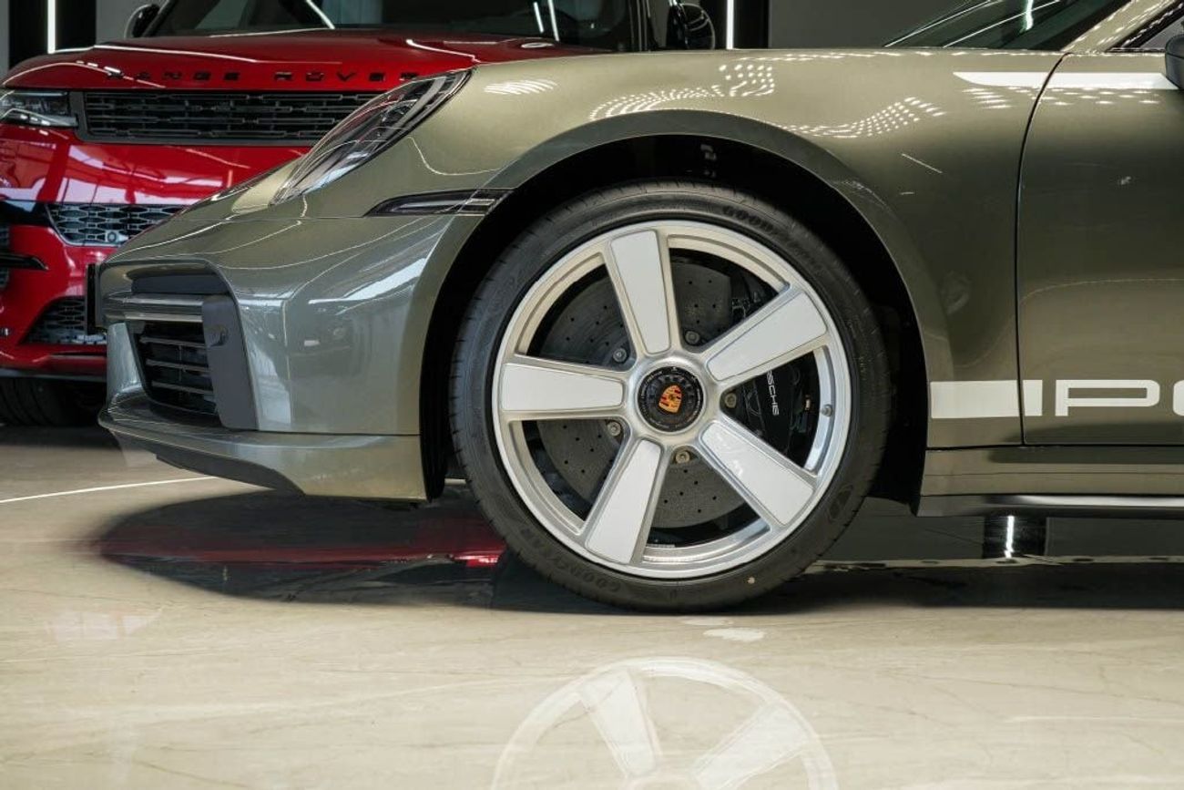 بورش 911 Turbo S 3.8L (640 HP) Coupe