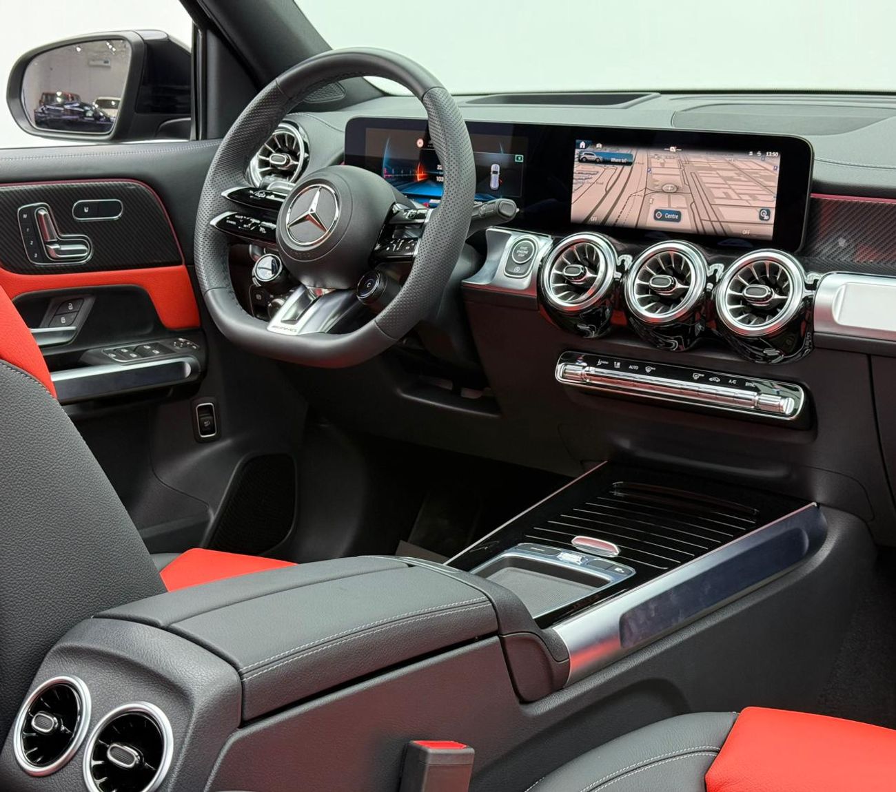 Mercedes-Benz GLB 35 AMG 4MATIC 2.0L (302 HP) 2024 Mercedes Benz GLB35 AMG 4MATIC, 5 Years MB Warranty + Service Pack, Very L