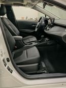 تويوتا كورولا GLI Moonroof Hybrid 1.8L