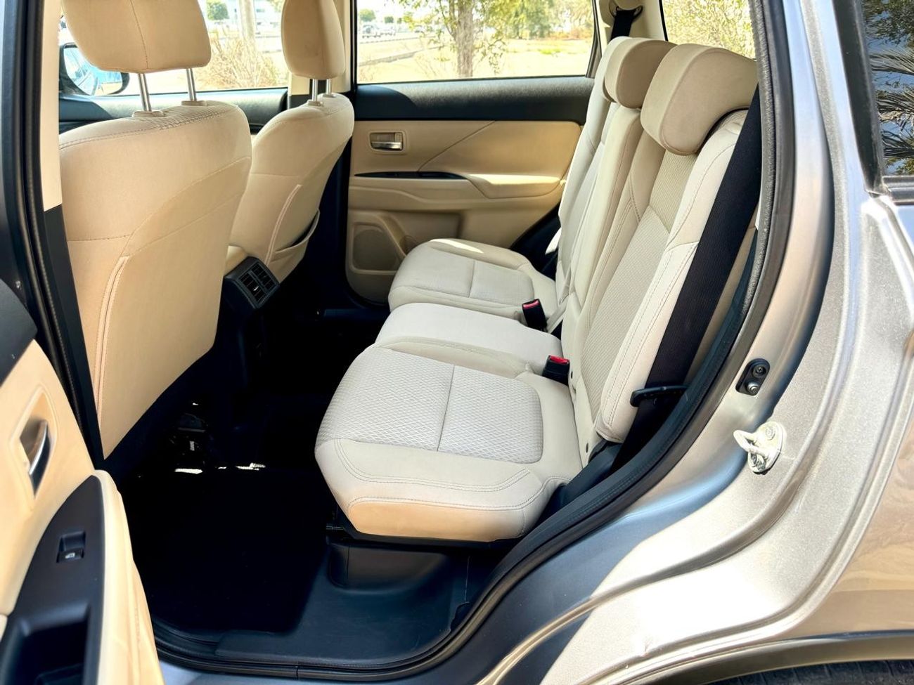 ميتسوبيشي آوتلاندر GLX High 2.4L 930-Monthly l GCC l Cruise, 4wd, GPS l Accident Free