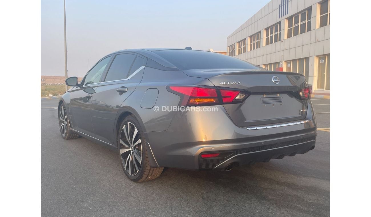 نيسان ألتيما موديل 2020 اس ار ماكينة 2000 سي سي 4 سلندر تربو - فل أوبشن / بحالة ممتازة