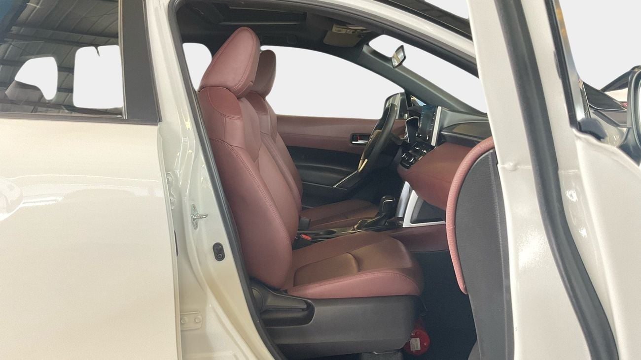 تويوتا كورولا كروس GLI | شامل الضمان | 0 ﺪﻔﻋﺓ ﺃﻮﻟﻯ