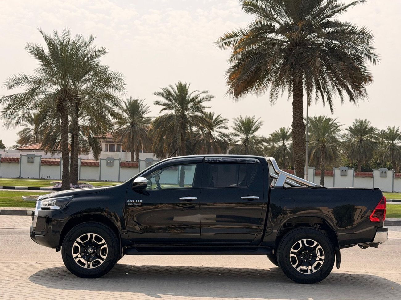 تويوتا هيلوكس SR5 export from Australia