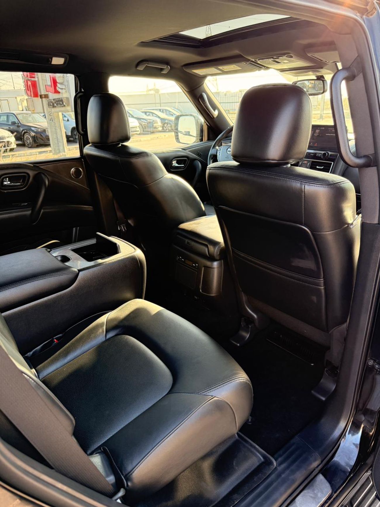 Nissan Armada SL Full Option ,Sunroof 4WD 2022 model