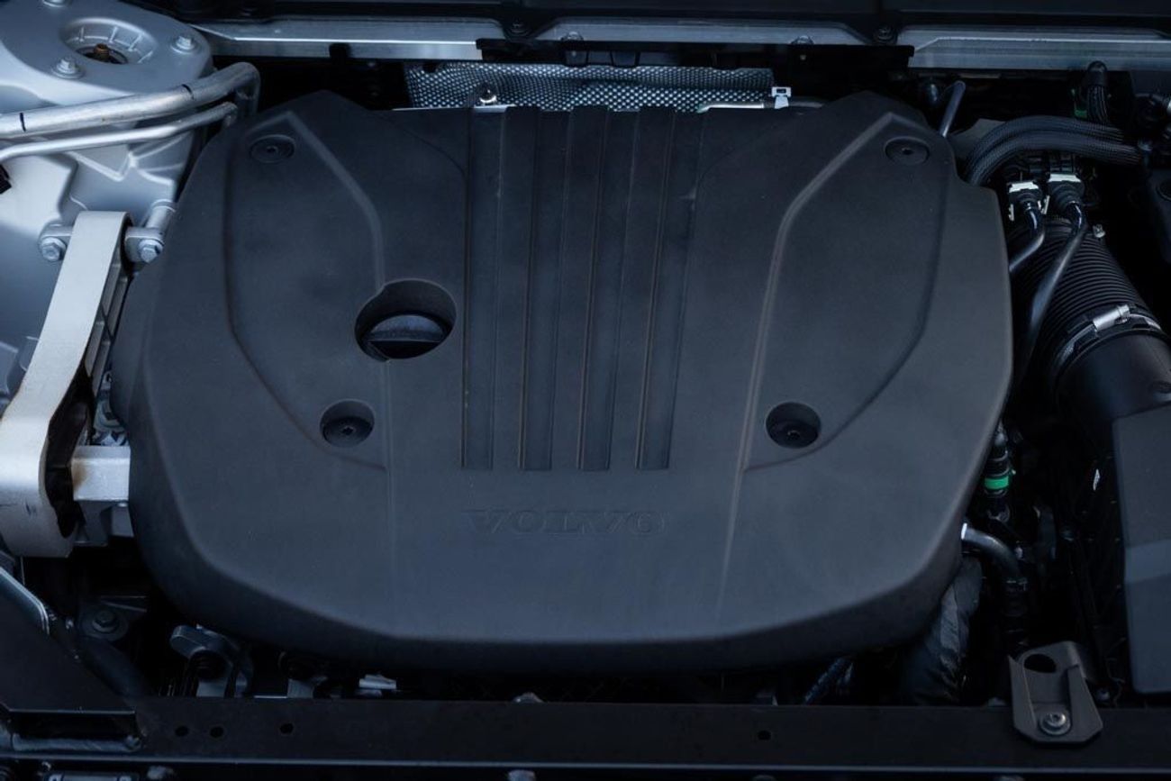 Volvo XC60 Volvo XC60 B5 Core 2024 GCC under Agency Warranty with Flexible Down-Payment.