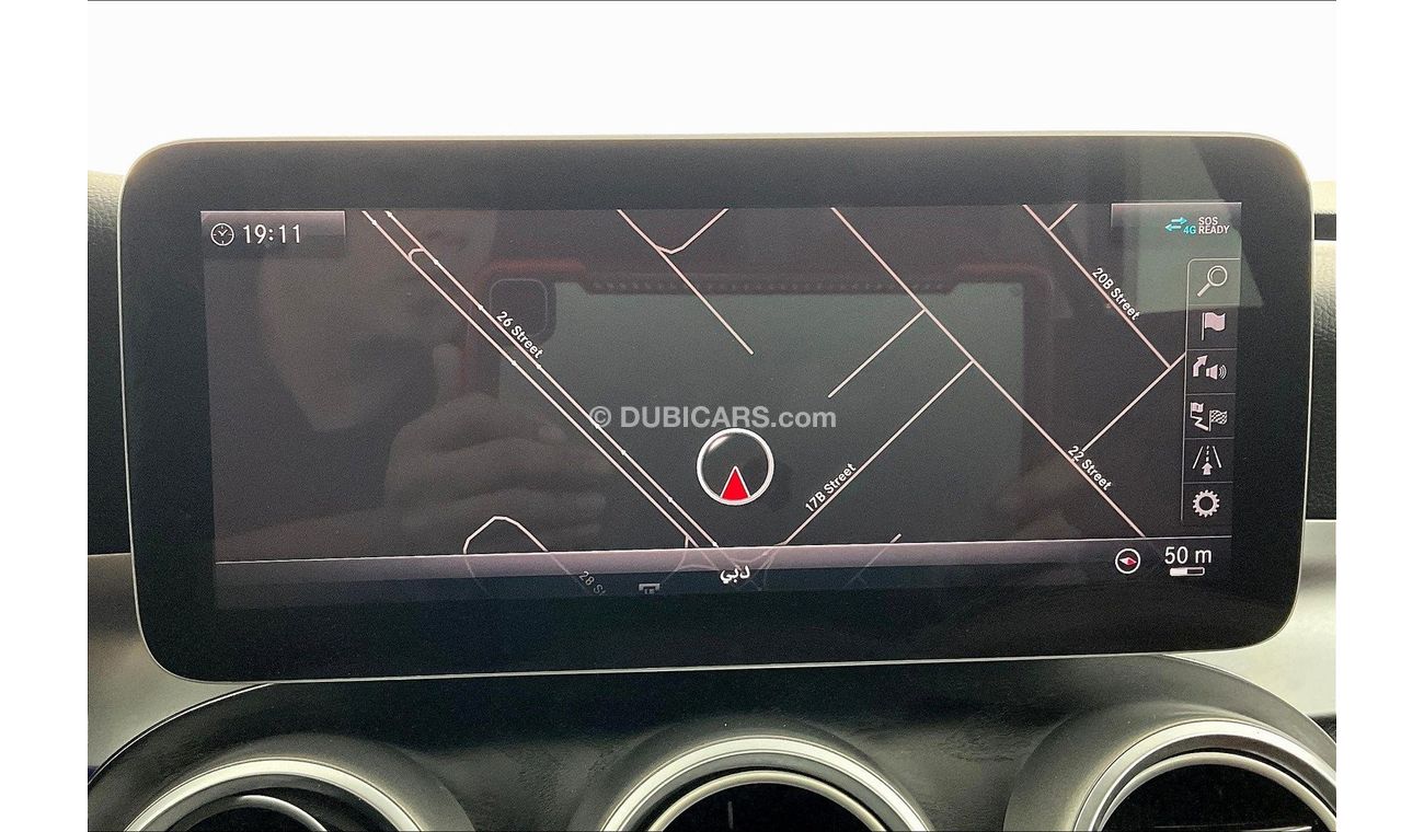 Mercedes-Benz C 200 Premium (AMG Line)