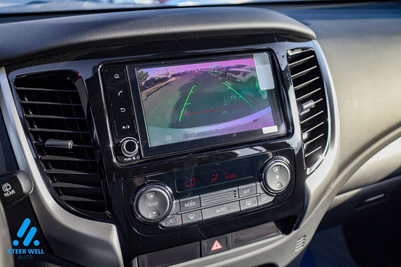 ميتسوبيشي باجيرو 2.5L Turbo Diesel | 134 HP | AT | 4WD | 7 Passenger | Dual Airbags | ABS & EBD | Ad-Safety | 2023