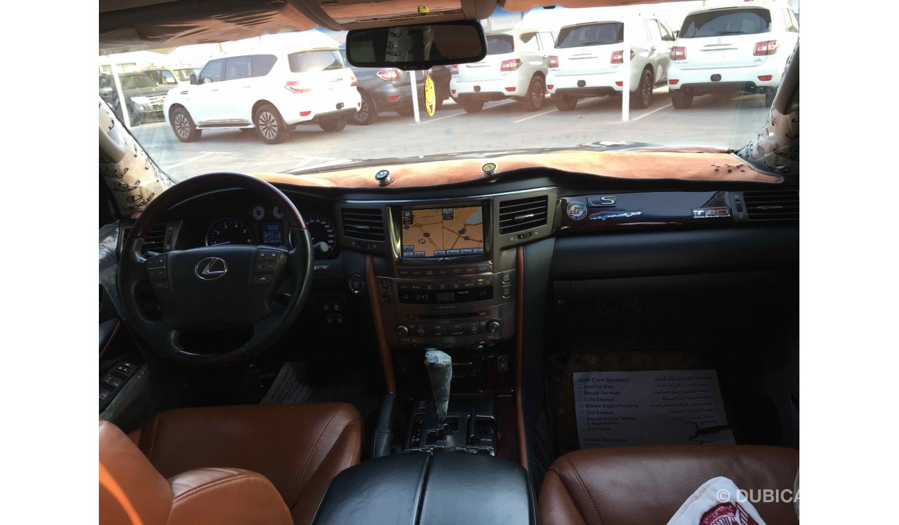 Lexus LX570