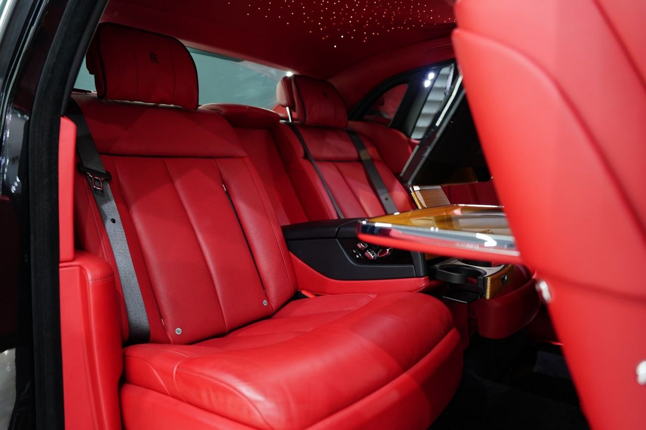 Rolls Royce Phantom STD 2018 Rolls-Royce Phantom VIII, Rear Entertainment, Starlight Headliner, Very Low KM, GCC Specs!!