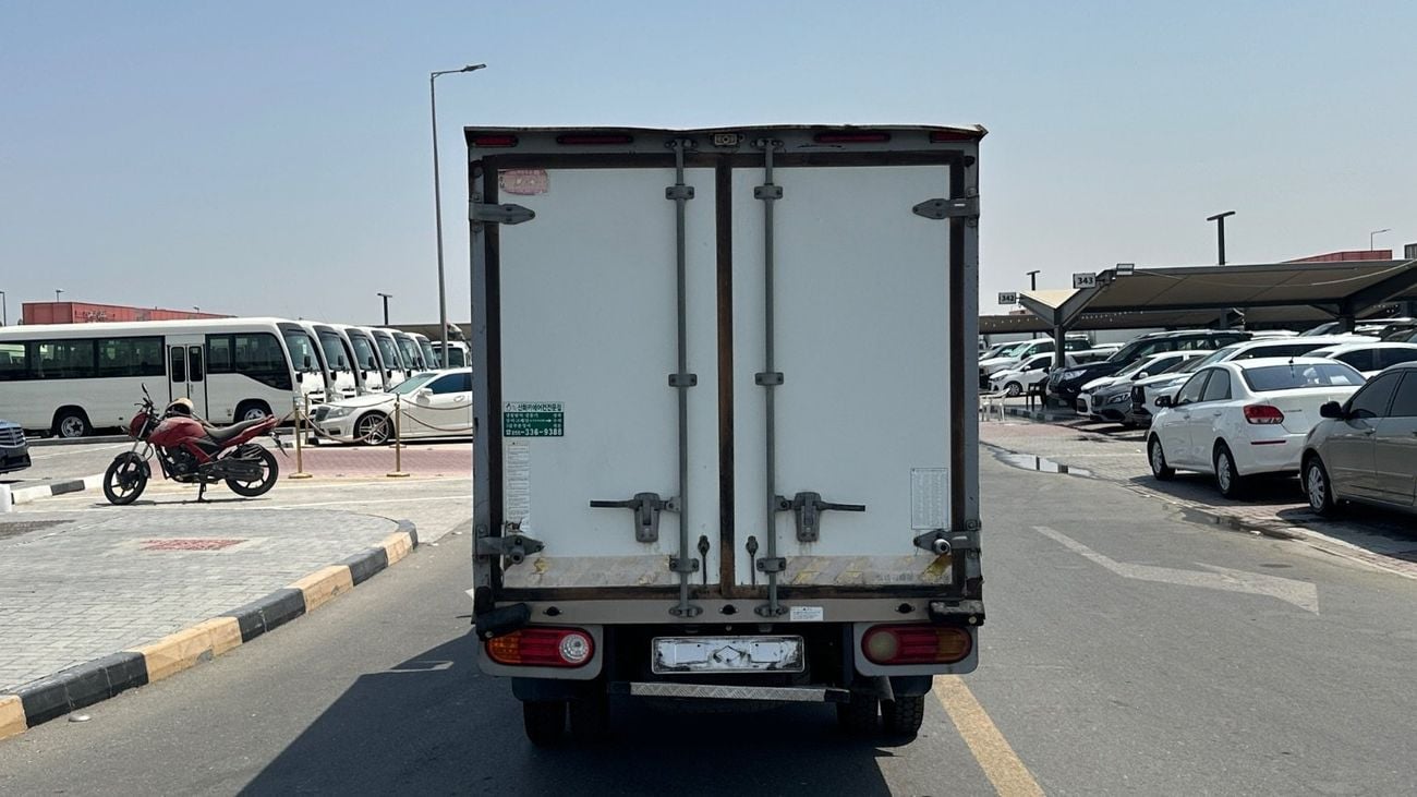 Hyundai Porter STD (NON GCC)