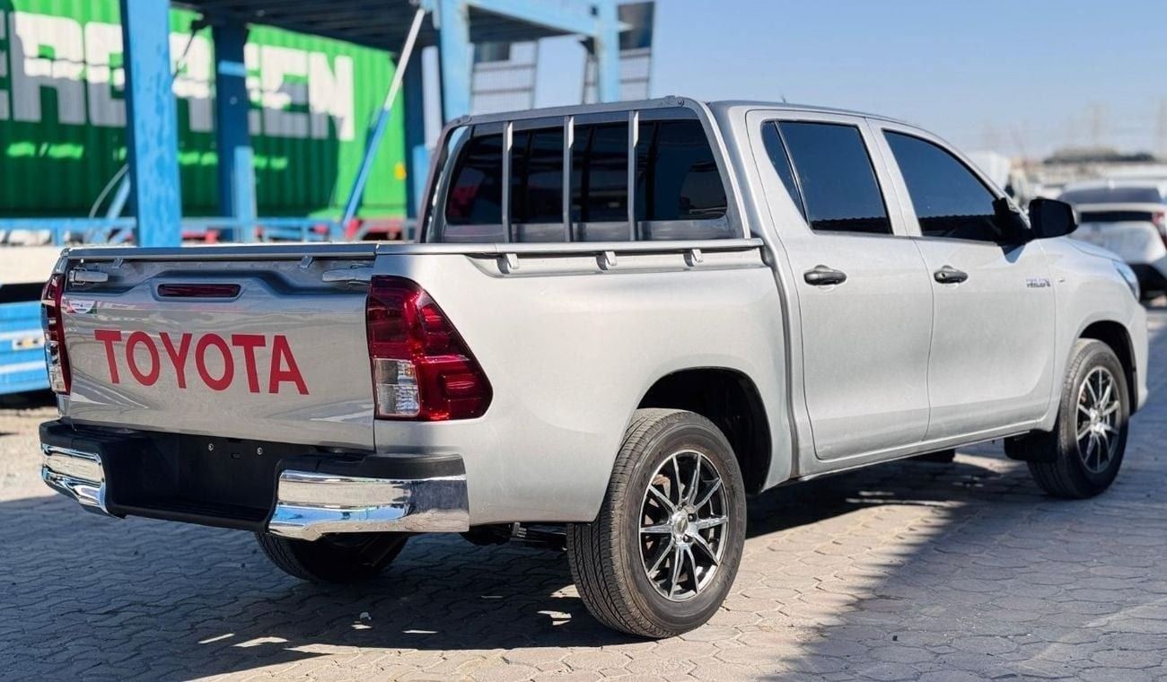 Toyota Hilux DOUBLE CABIN | 2.7L PETROL ENGINE | 2WD | RHD | 2021 | MANUAL TRANSMISSION