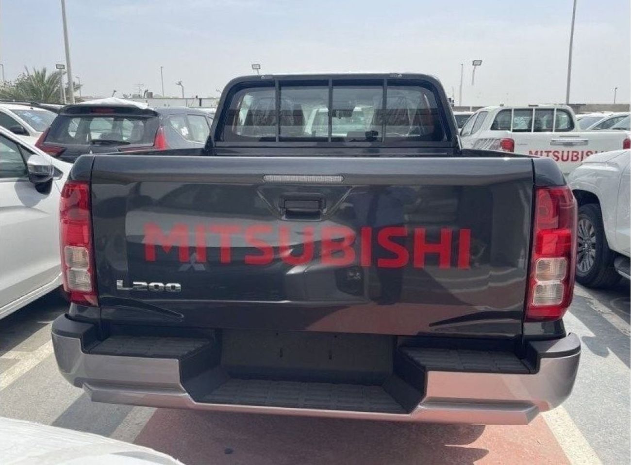 Mitsubishi L200 Mitsubishi L200 2.4L diesel M/T V4 MY 2024