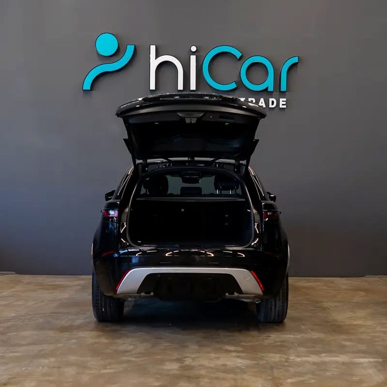 Land Rover Range Rover Velar 3,161 pm • 0% Downpayment • Velar R-Dynamic • 1 Year Warranty • Full Service History