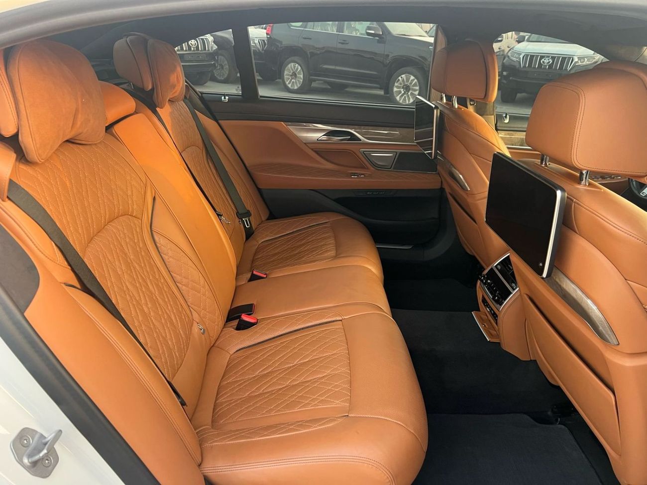 بي أم دبليو 740i BMW 740I 2021