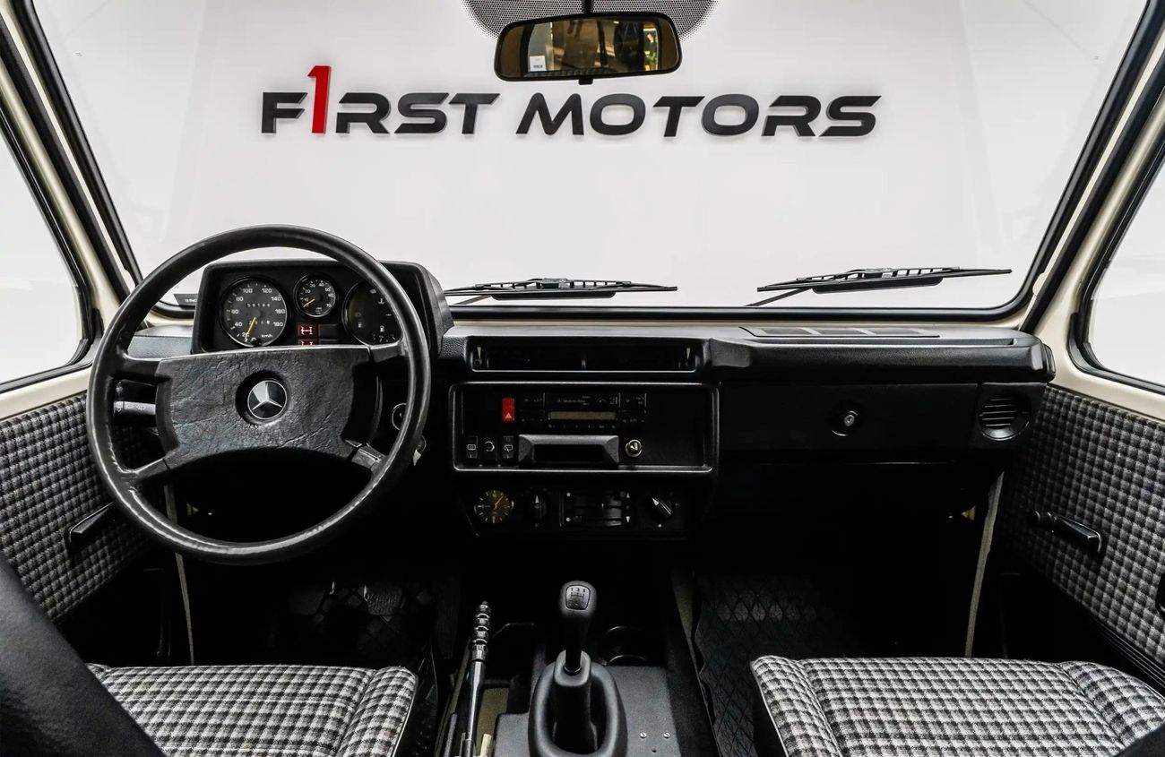 Mercedes-Benz 280 2.7L I-6 Naturally Aspirated Engine