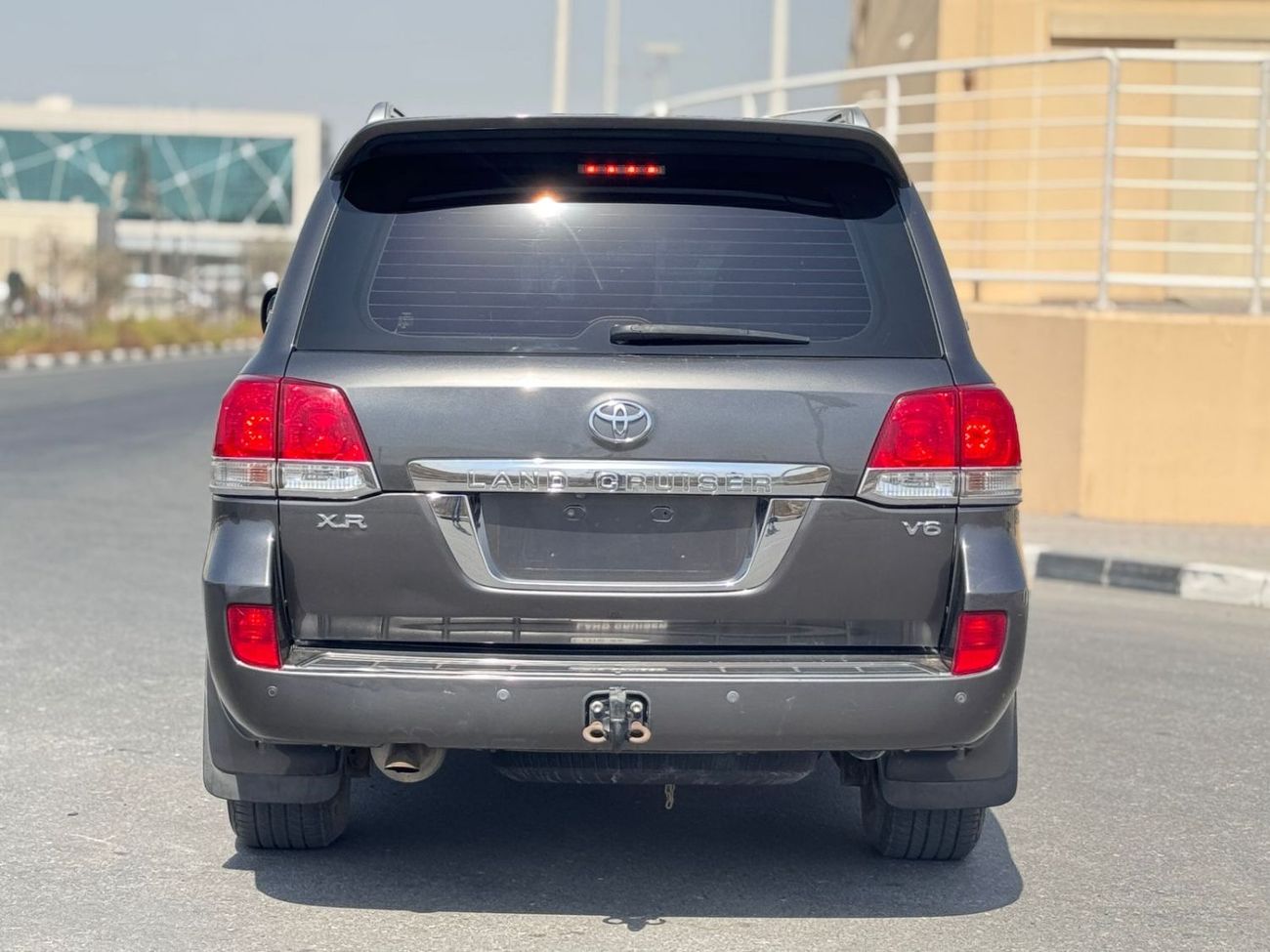 تويوتا لاند كروزر Left hand 4.0 liter V6 ,2011 model ,Petrol ,only for for export available