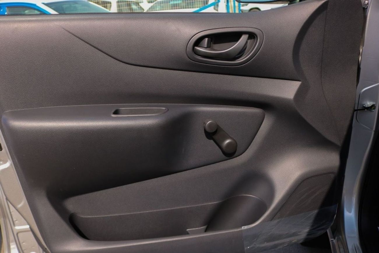 Nissan Navara 2023 XE 2.5L 4WD Diesel M/T DC Plus / Unbeatable Prices / Book Now