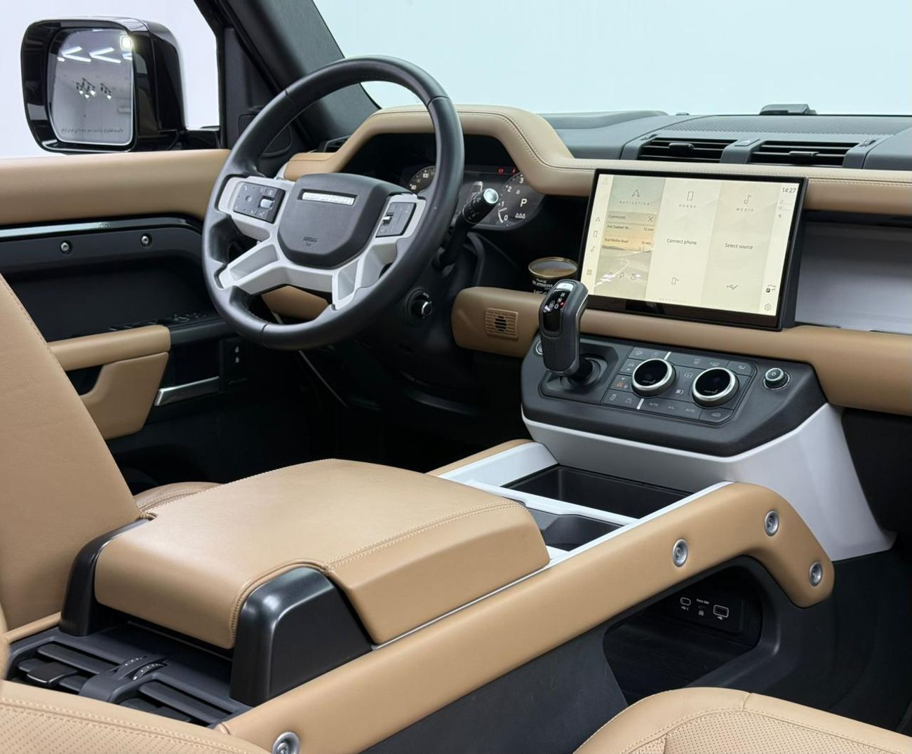 Land Rover Defender 2025 Land Rover Defender 110 X-Dynamic HSE, 2029 LR Warranty + Service History, Low Km, GCC