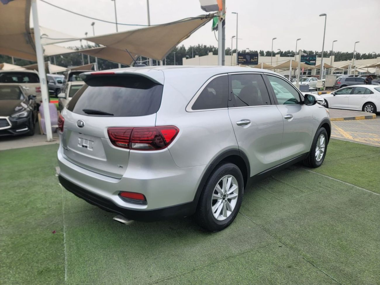 كيا سورينتو Mid Option 3.3L