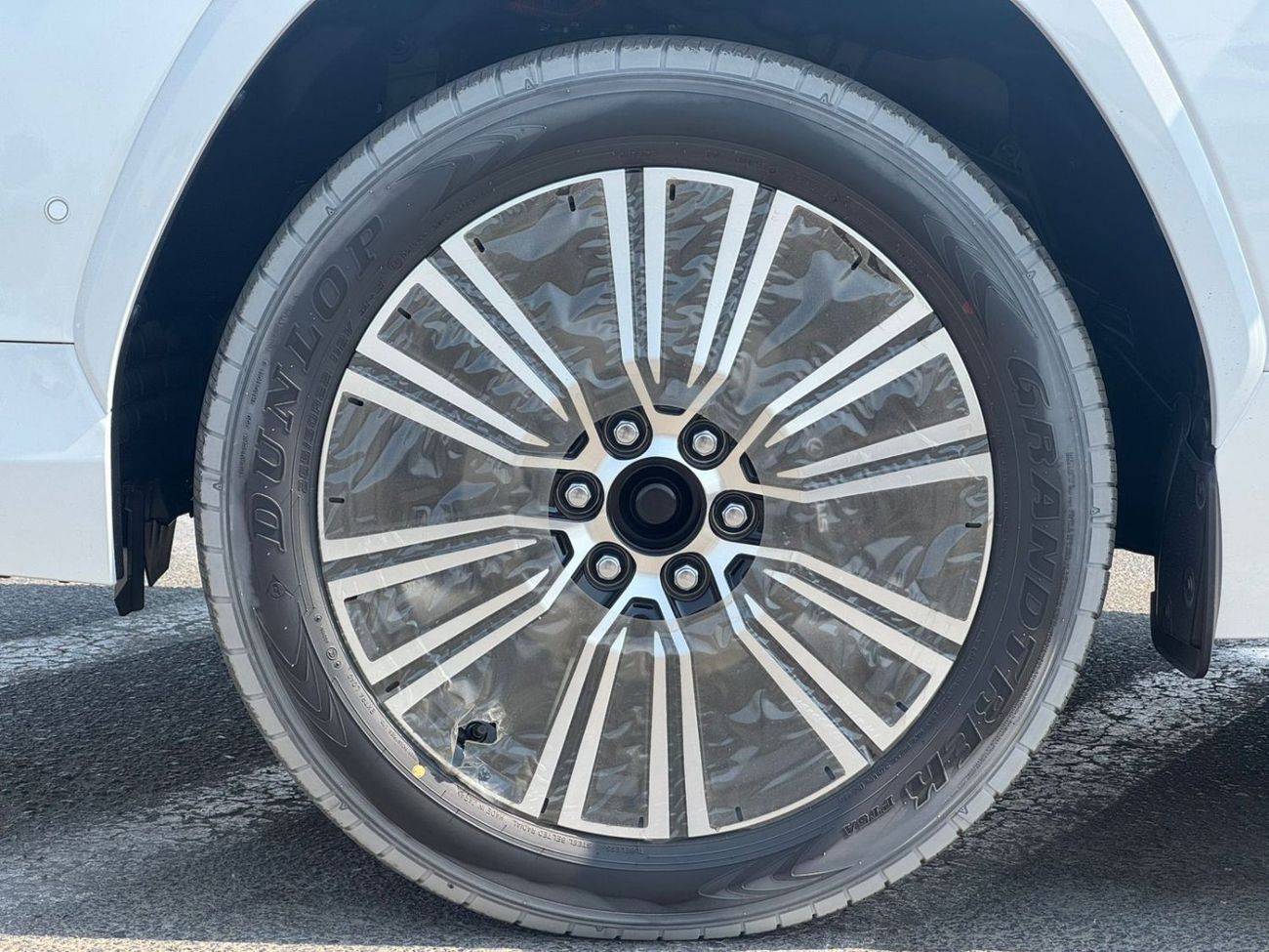 لكزس LX 700h 2025 LEXUS LX700 H 3.5L V6 EXECUTIVE GCC SPEC