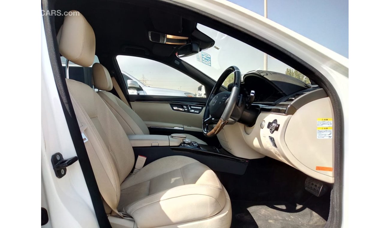 مرسيدس بنز S 550 Mercedes-Benz S 550 2010 [Low Mileage, Right Hand Drive, Clean Car] (Only for Export)