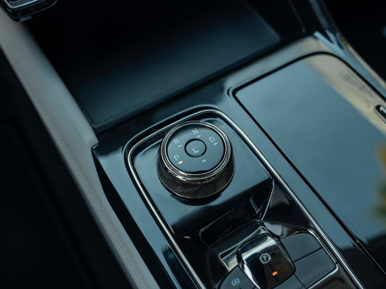 Ford Territory AED 1,573 PM • TERRITORY STD • ONLY 20,000 KMS • OFFICIAL FORD WARRANTY AND SERVICE PLAN UNTIL 2028