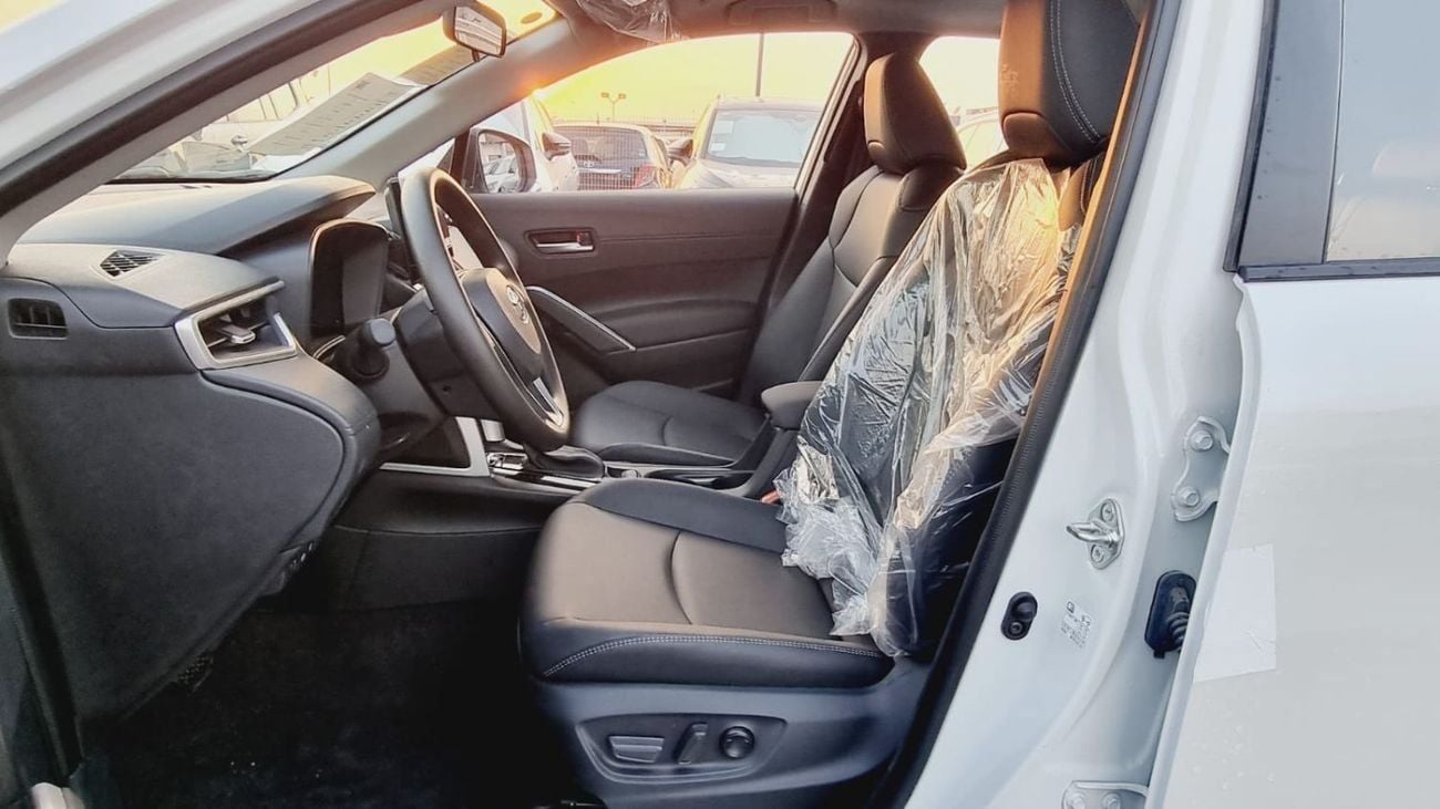 تويوتا كورولا كروس TOYOTA COROLLA CROSS 2.0L HYBRID WITH RADAR MY 2025